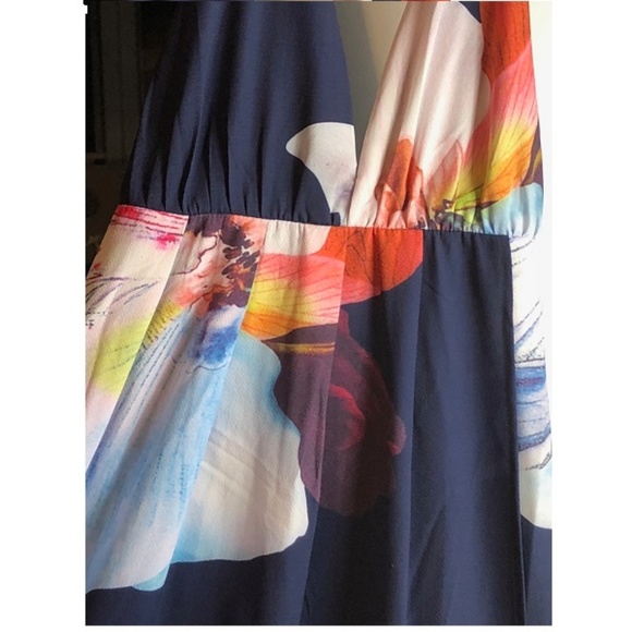 HIGH SLIT FLORAL MAXI DRESS - Picture 5 of 6